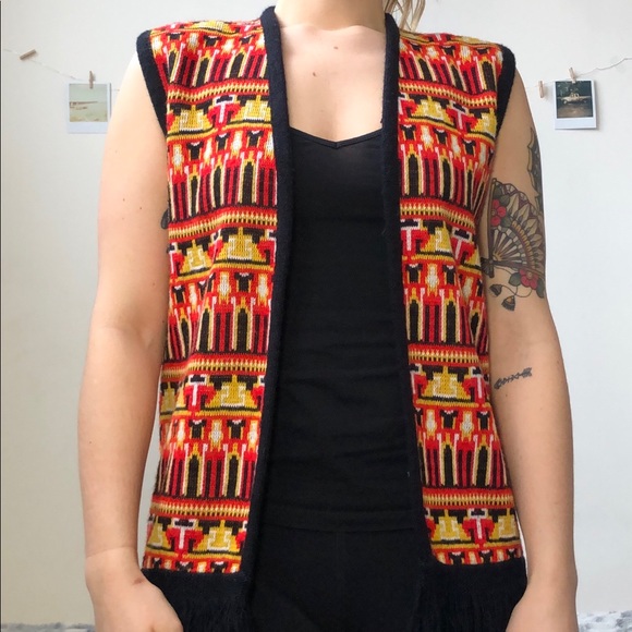 Patterned 🧶 Vest - Picture 1 of 4